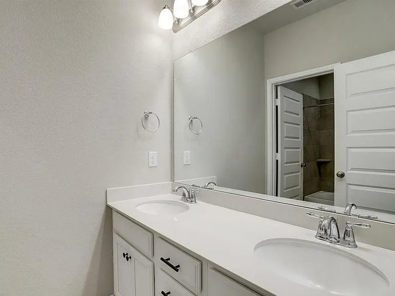 9826 Magnolia Village Ln — Photo 11