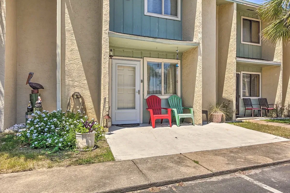 198 Robin Ln — Photo 1