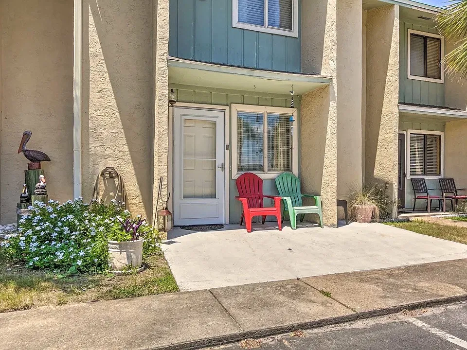 198 Robin Ln