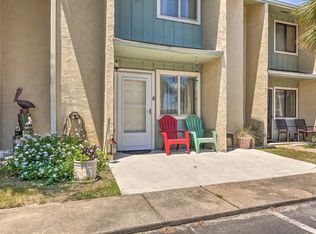 198 Robin Ln, Panama City Beach, FL 32407