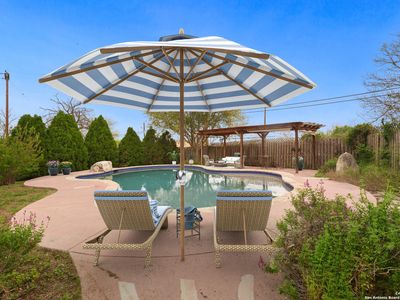 1312 1ST ST, Floresville, TX, 78114