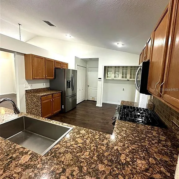 19310 Weedon Ct — Photo 7