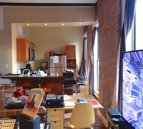 2nd image of 481 11th St Fl 2F