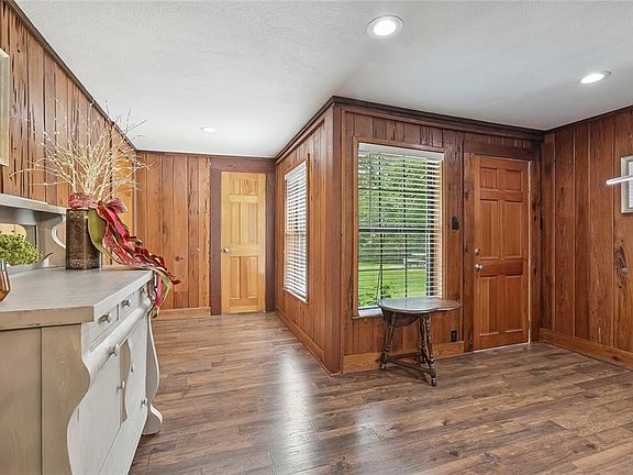 5th image of 65147 Shinglemill Rd