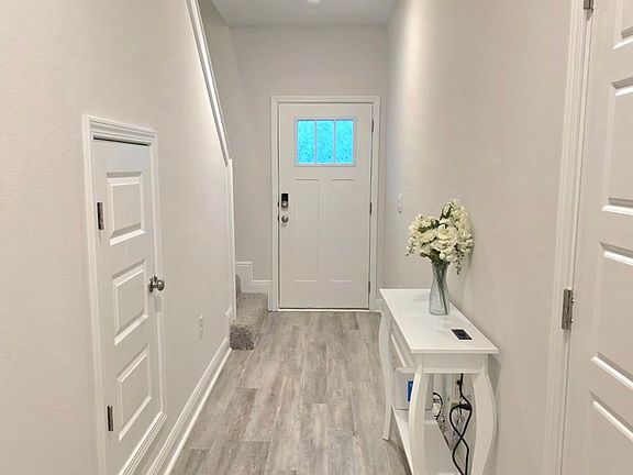 5th image of 710 Giese Ln #B