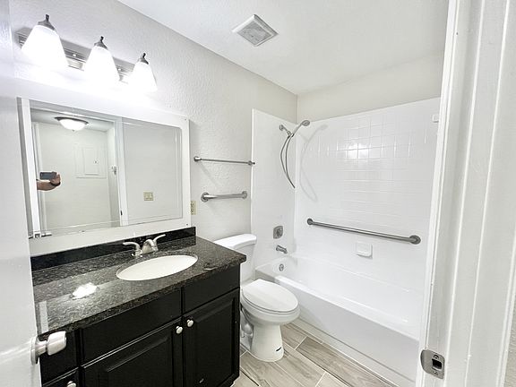 3rd image of 1049 S Hiawassee Rd #1-3414-1