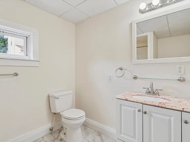 221 Center St — Photo 14