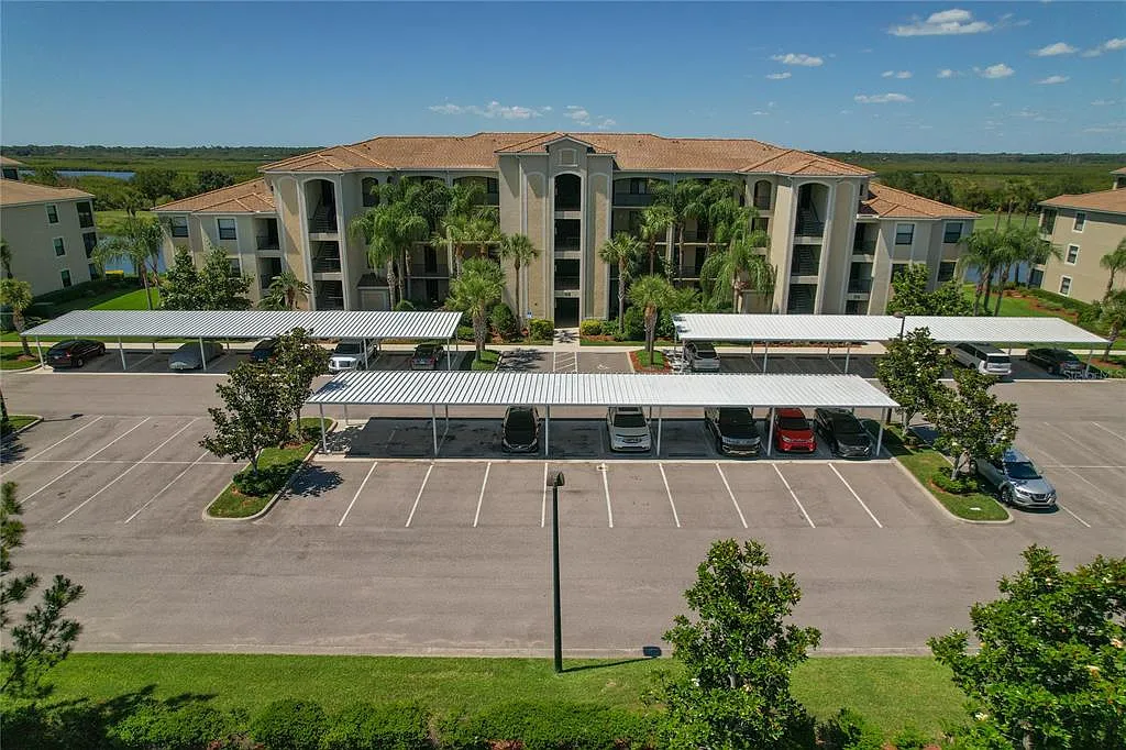 2 bed, 2.0 bath, 1297 sqft, $2,350 — Photo 1