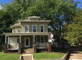 424 N Van Buren Ave, Freeport, IL 61032