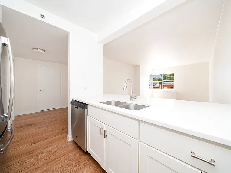 75-25 153rd St #580 — Photo 4