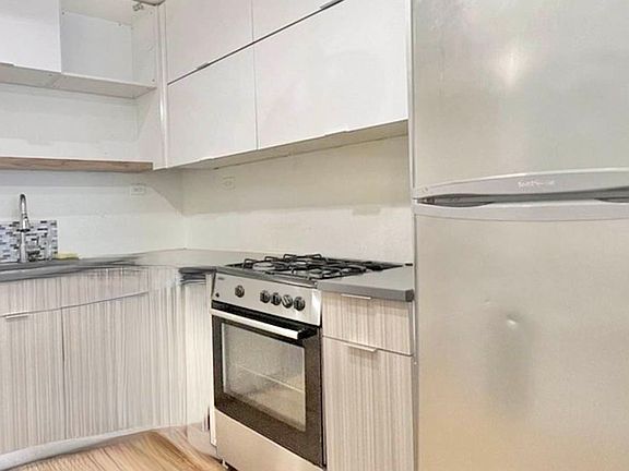 4th image of 141 Troutman St APT 1L