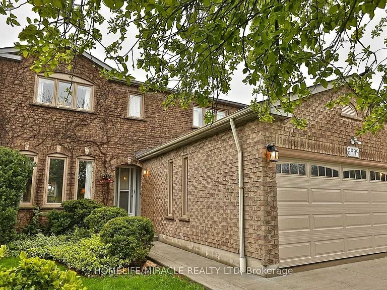 2999 Valcourt Cres — Photo 1