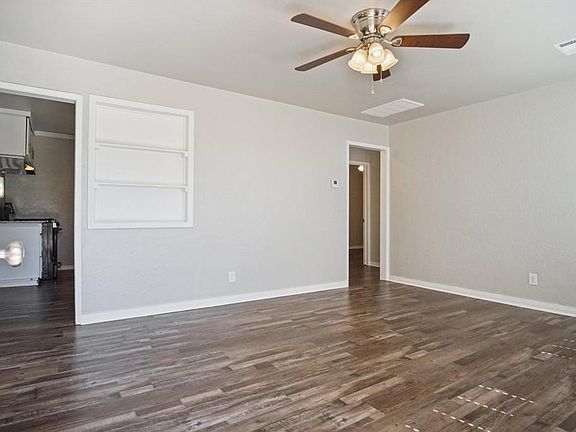 4th image of 4021 Pine Ave