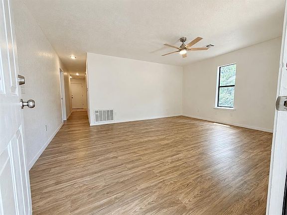 4th image of 513 S Carter Ave