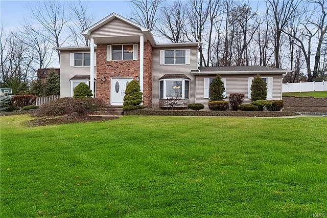 1st image of 8 Chestnut Park Ct