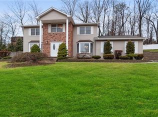 8 Chestnut Park Ct, New City, NY 10956