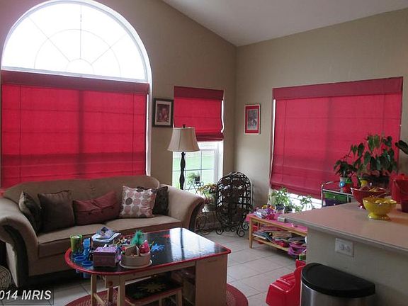 2nd image of 101 Brook Knoll Way