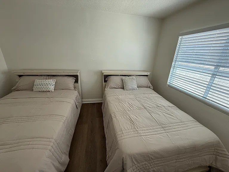 14613 Piuma Ave — Photo 25