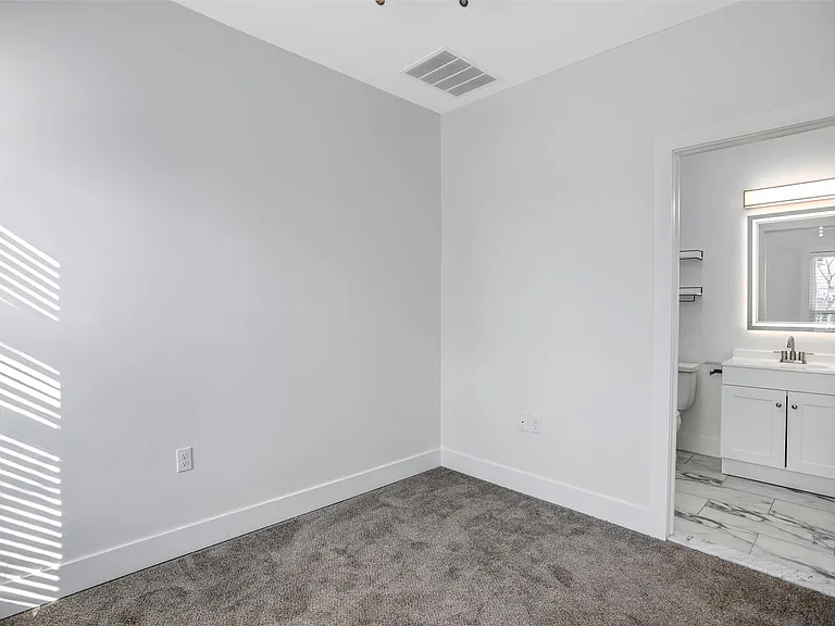 89 W Philadelphia St #7 — Photo 8