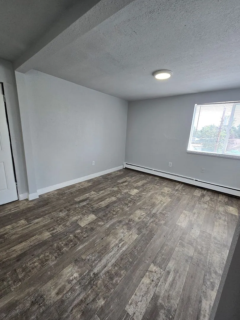 1666 Clinton St — Photo 2