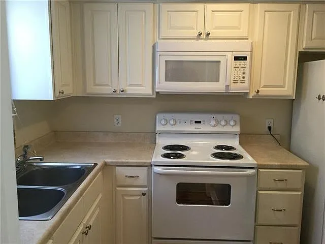 2 bed, 1.0 bath, 850 sqft, $1,150 — Photo 3