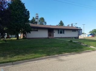 240 SW Maple Ave, Forman, ND 58032
