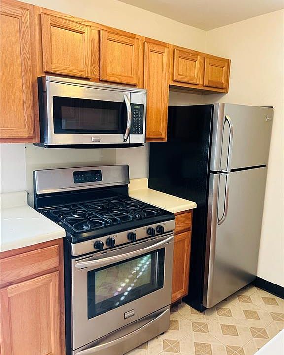 1st image of 405 Fairburn Rd SW #143