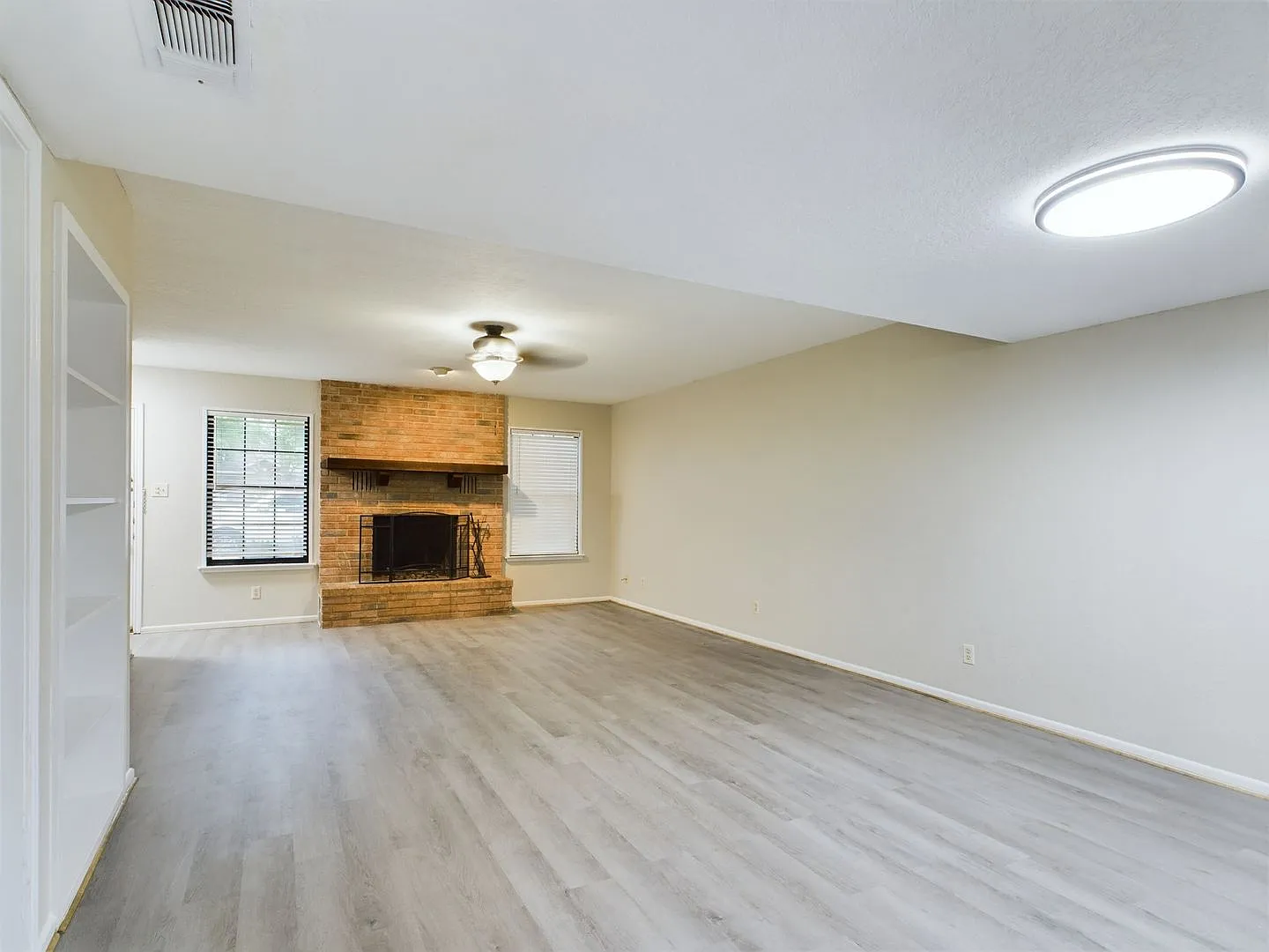 107 Frederick Road Fredericksburg, TX 78624 — Photo 2