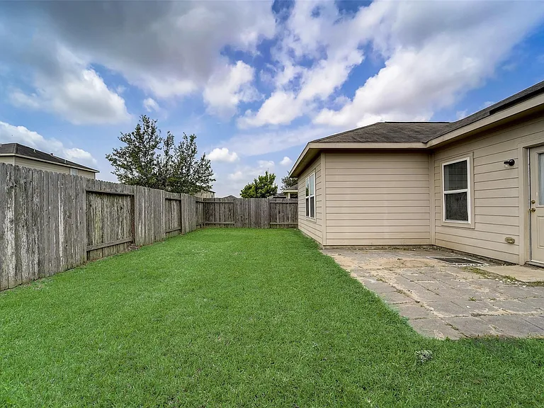 315 Apache Field Ln — Photo 28