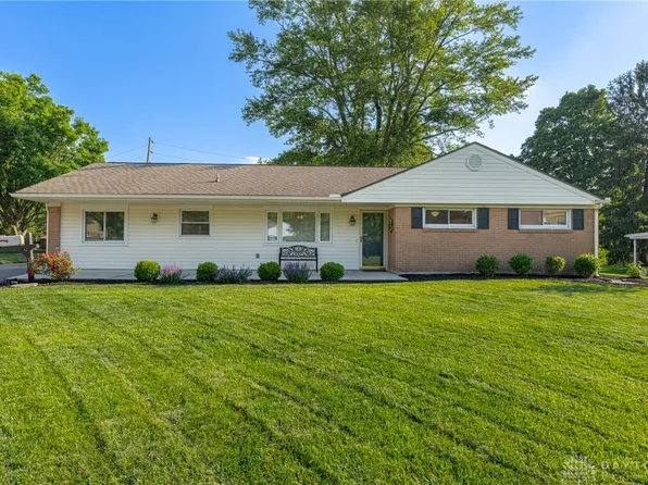 152 Blackstone Dr, Dayton, OH 45459