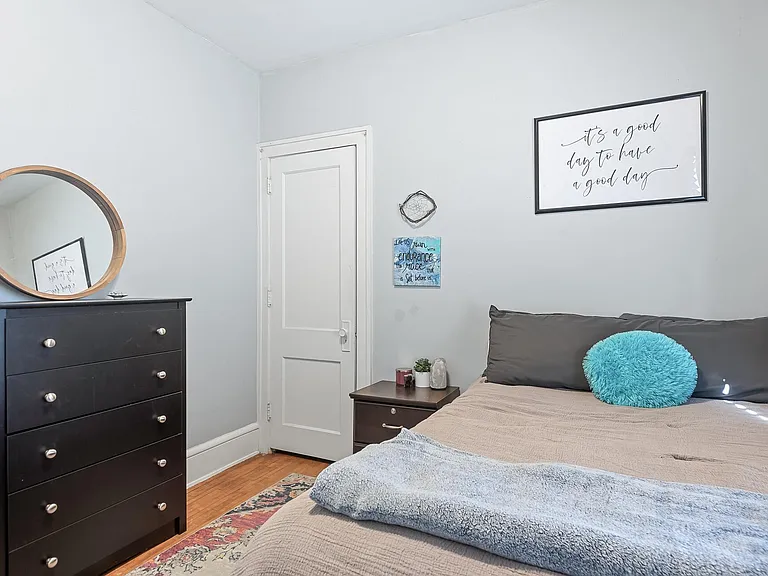 2539 Fillmore St NE — Photo 4