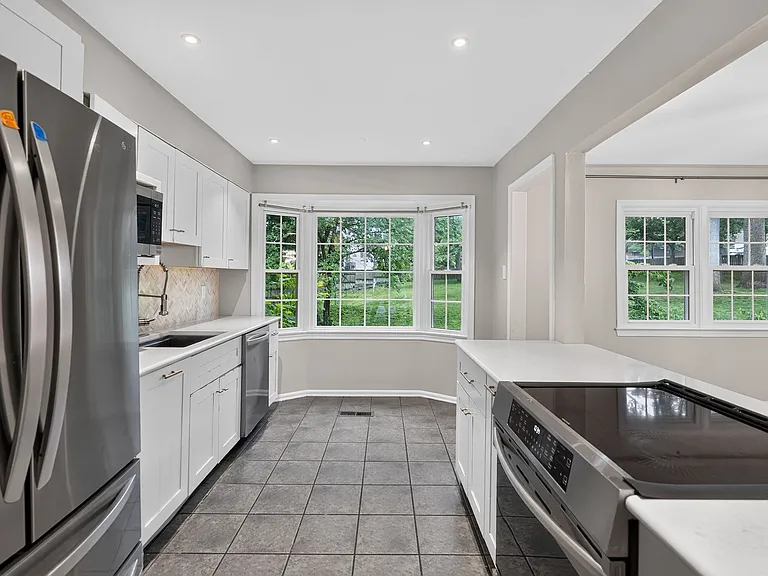 2204 N Tuckahoe St — Photo 2