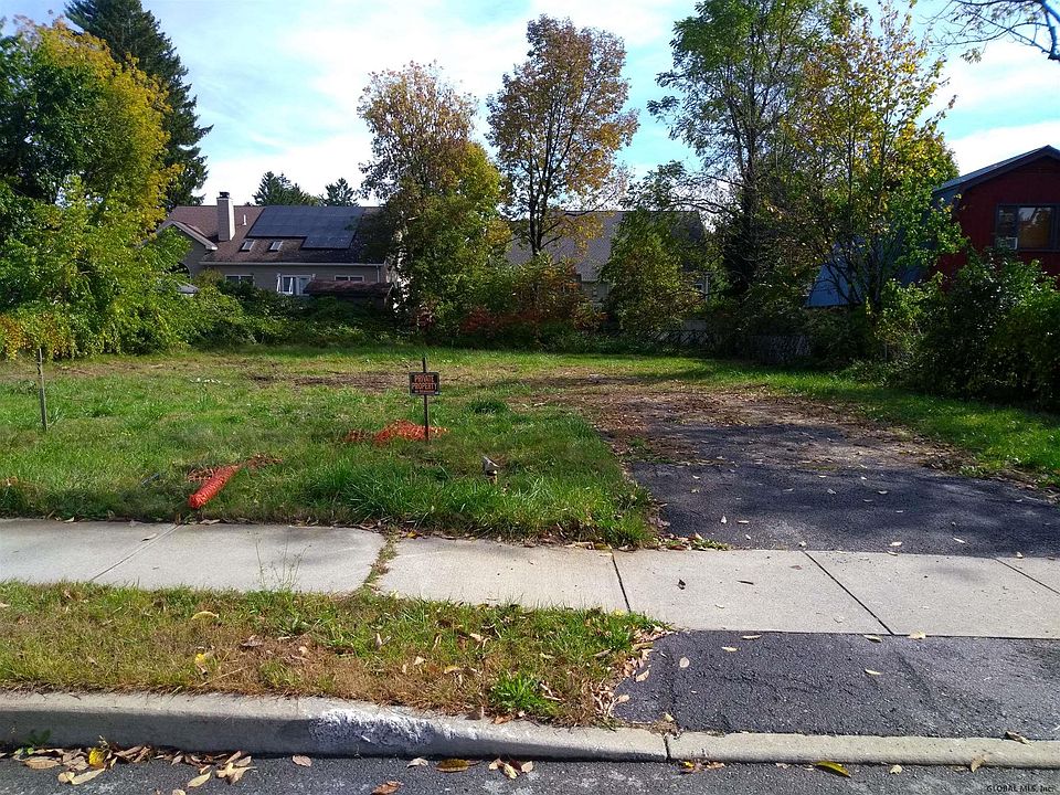 1st image of 44 Newton Ave