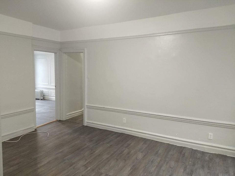 2nd image of 912 Saratoga Ave APT 3B