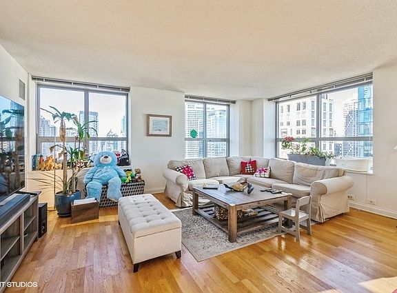 5th image of 474 N Lakeshore Dr #4002