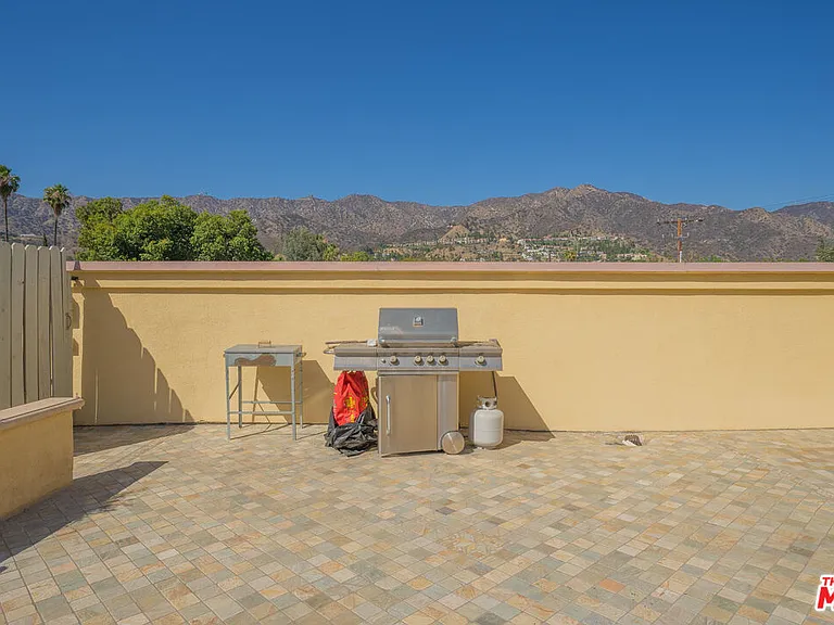 626 E Orange Grove Ave #105 — Photo 31