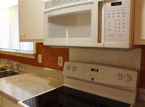 4th image of 2800 Escada Dr #X