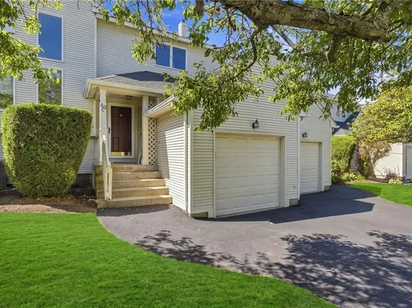 86 Nipmuc Trl #C, North Providence, RI 02904