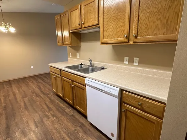 3225 S Sycamore, 3225 S Sycamore Ave #208, Sioux Falls, SD 57103