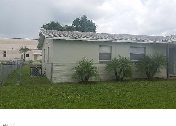 2nd image of 2407 Dupree St