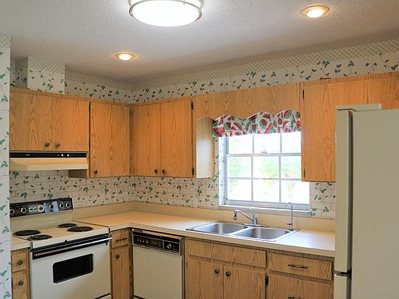 3rd image of 1729 Coco Palm Cir