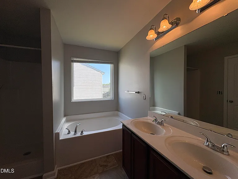 1444 Tamarino Dr — Photo 14
