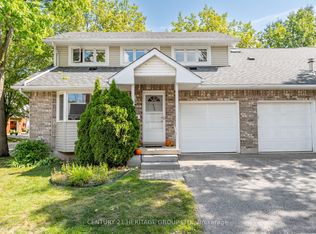 40 Museum Dr #408, Orillia, ON L3V 7T9