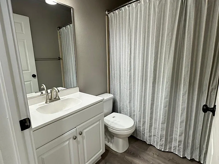 2408 Austin Ave — Photo 6