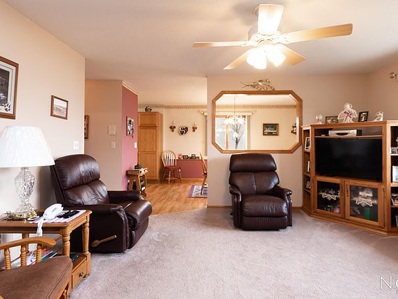 5th image of 705 Bridgeport Dr