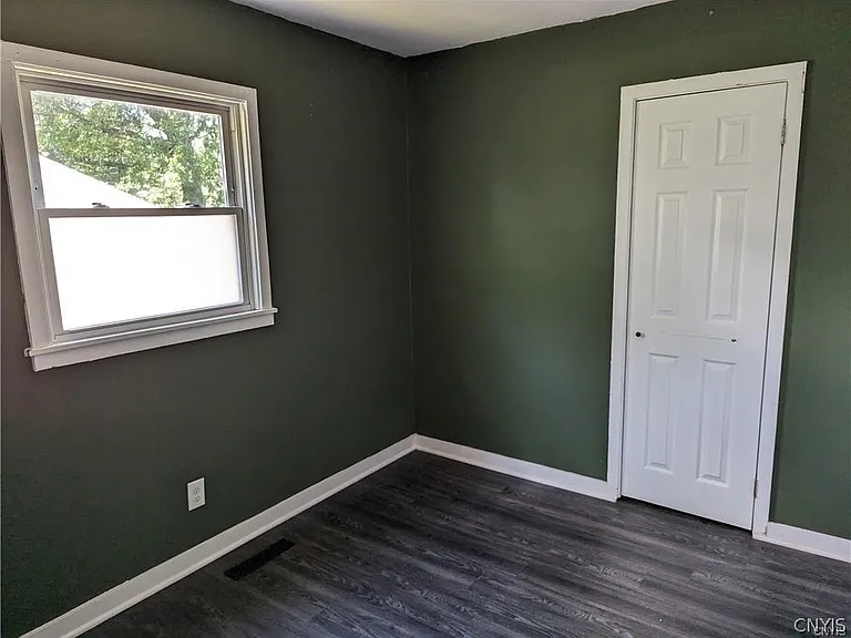 5854 Reis Dr — Photo 12