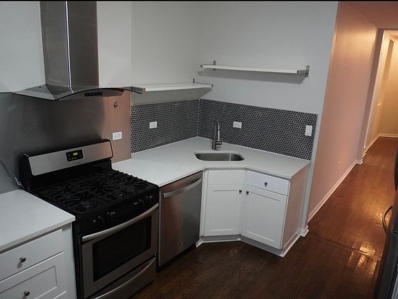 5th image of 867 E Pershing Rd APT 2