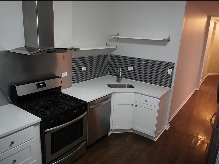 867 E Pershing Rd #2 — Photo 5
