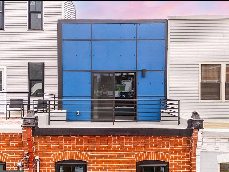 2232 Latona St — Photo 1