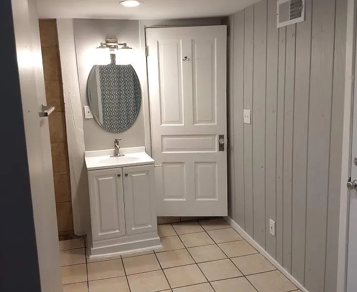 1638 N Arlington Pl — Photo 11